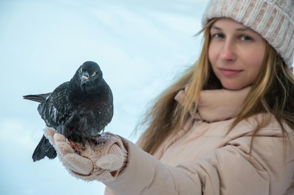 What Are the Best Ways to Style a Pleather Jacket for an Edgy London Street Style?